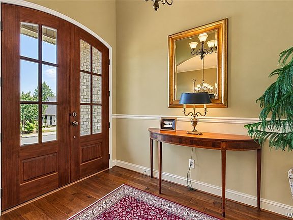 4th image of 801 Pin Brook Ln
