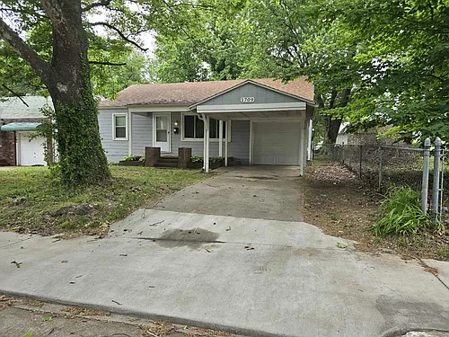 1709 E 8th St N Photo 1