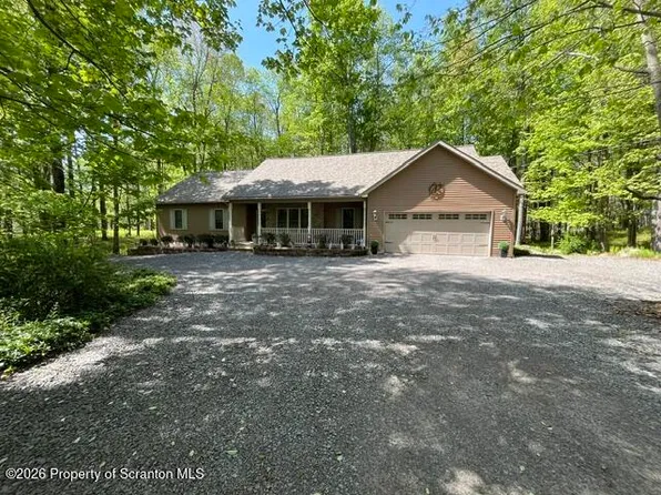 5 Cardinal Dr, Clifton Township, PA 18424