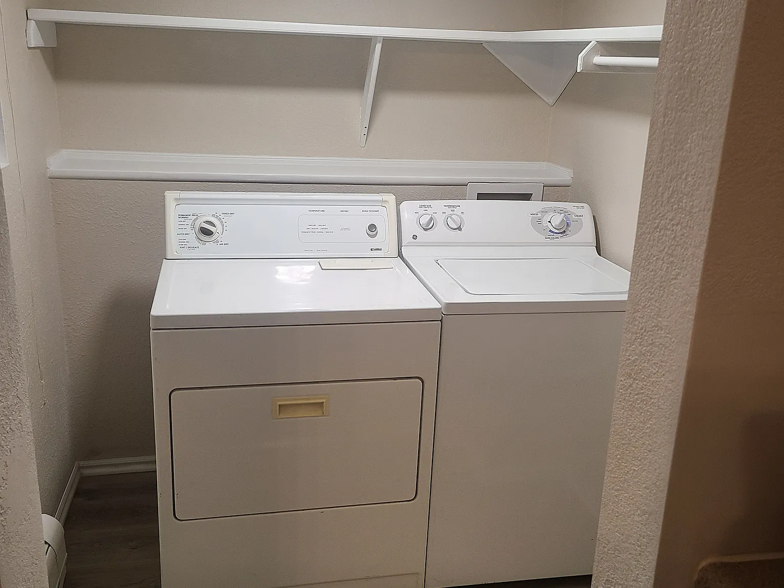 2 bed, 956 sqft, $950 — Photo 2