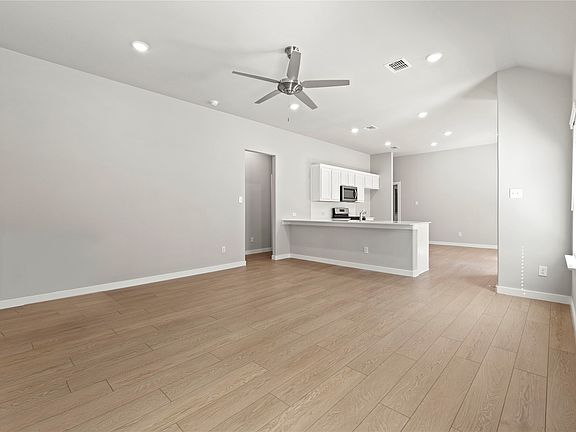 3rd image of 4005 High Valley Dr