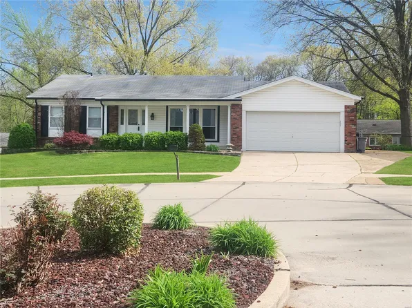2348 Langsworth Ct, Saint Louis, MO 63129