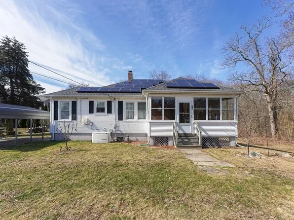 16 Carmen St, Attleboro, MA 02703