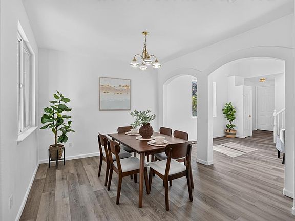 3rd image of 3033 English Oak Cir