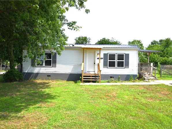 413 W Willow St, Stilwell, OK 74960