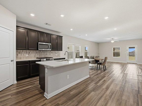 5th image of 304 Grapefruit Rd
