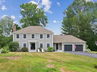 63 Ledgewood Dr, Falmouth, ME 04105