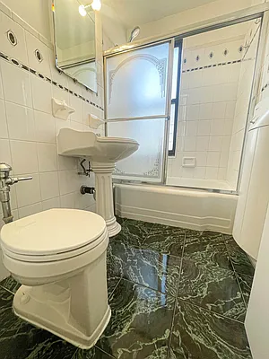 Rented by Showcase Realty | media 6