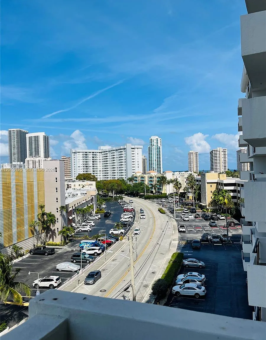 Ocean View Towers Condo — Photo 2