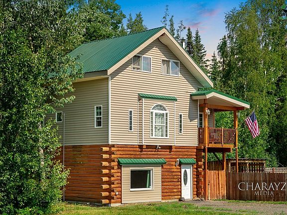 2nd image of 3710 Lismore Cir