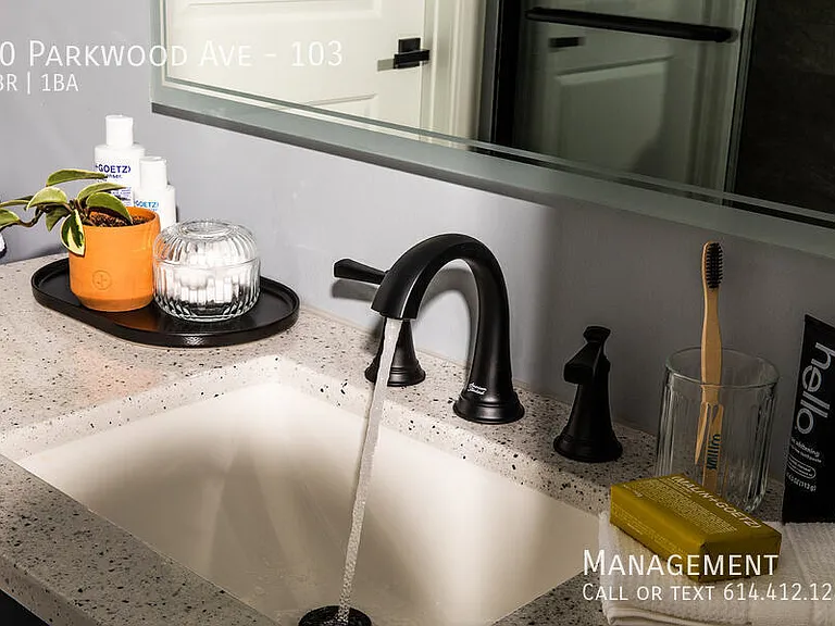 40 Parkwood Ave #103 — Photo 10