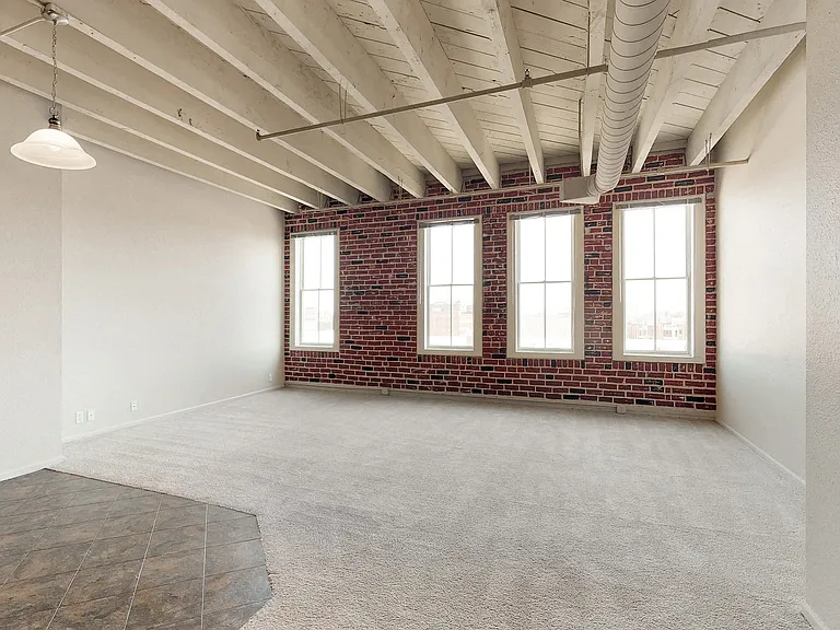 L15 Lofts — Photo 37