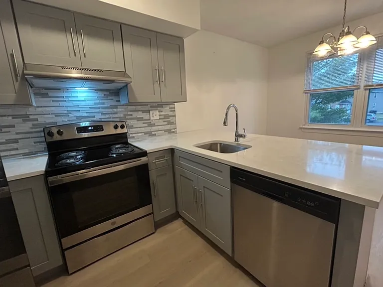 275 Danny Ln — Photo 2