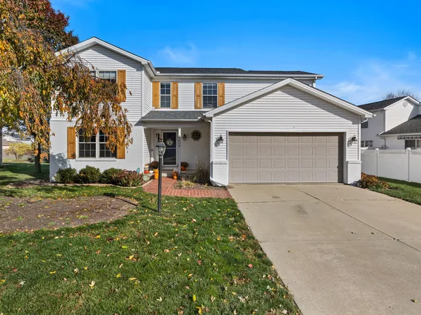 206 E Tomaras Ave, Savoy, IL 61874