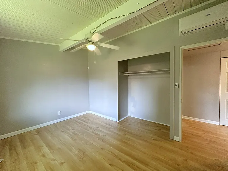 948 Barbra Ln — Photo 17