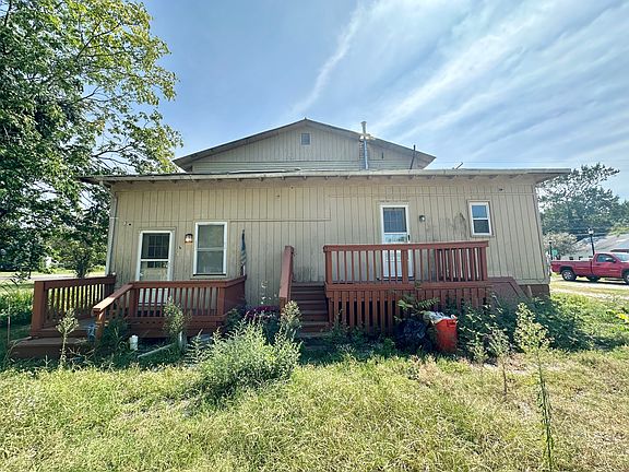 2nd image of 1742 Main St #B