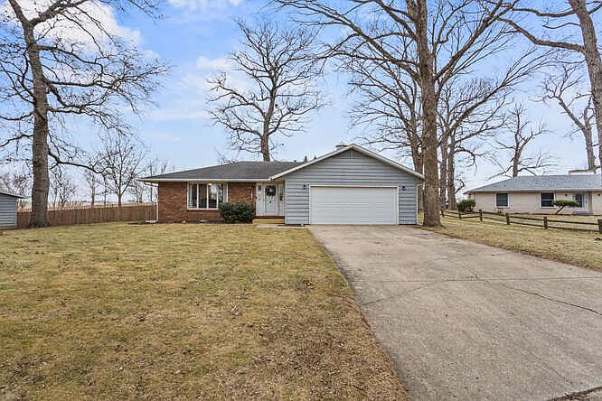 6709 N West Arrowhead Dr, Urbana, IL 61802 | Zillow