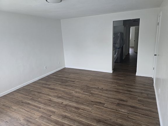 2nd image of 2536 Flanigan Ct Unit 3