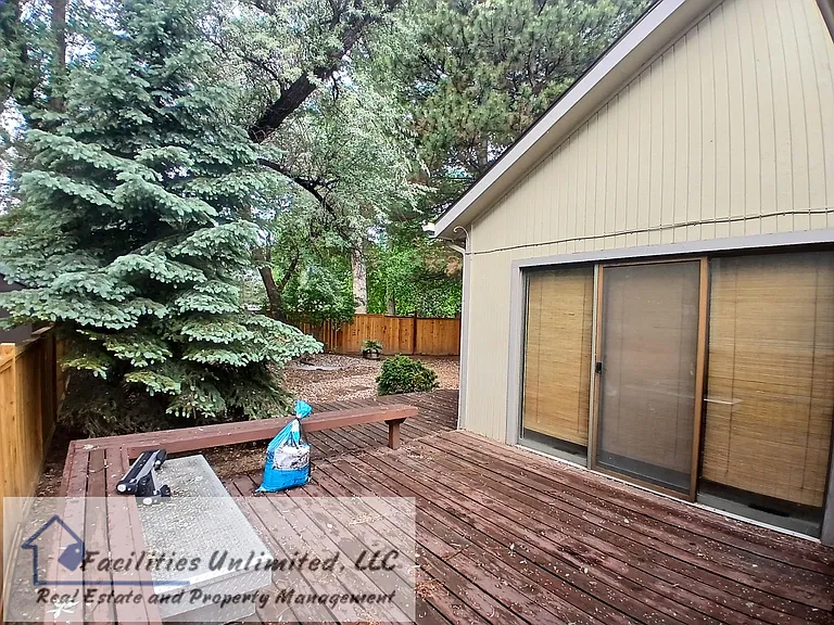 4519 Seaway Cir — Photo 17
