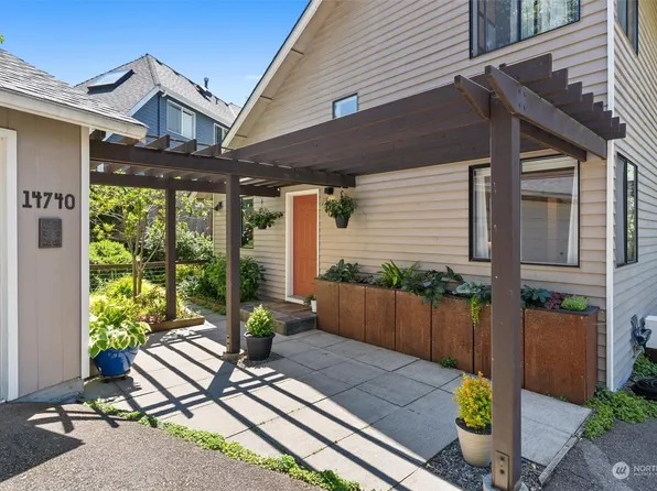 14740 72nd Place NE, Kenmore, WA 98028