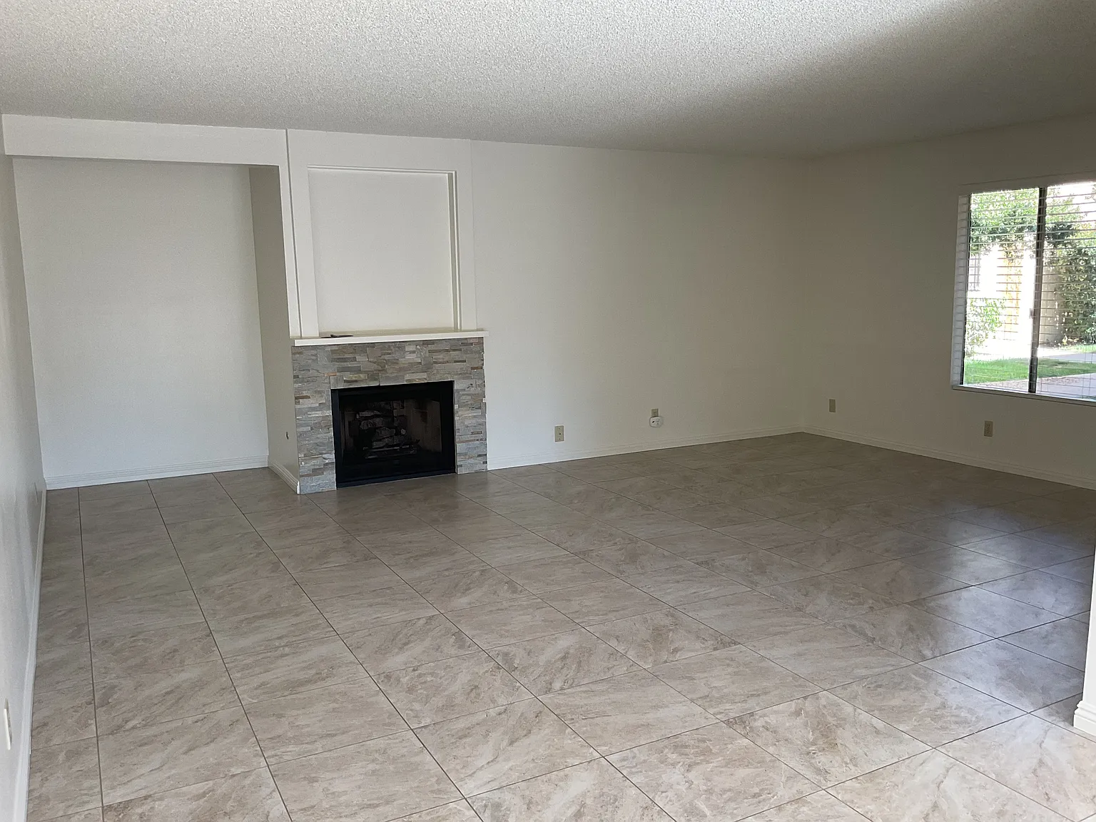 2 bed, 1228 sqft, $2,400 — Photo 2
