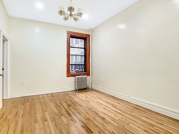 2nd image of 227 Bainbridge St APT 1