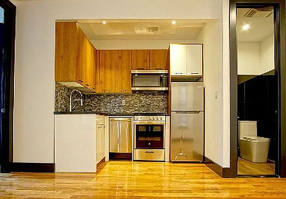 2nd image of 2621 Newkirk Ave #4C