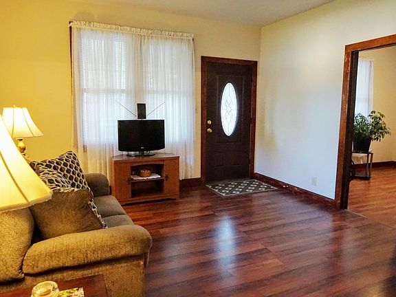 4th image of 1122 Jefferson Ave