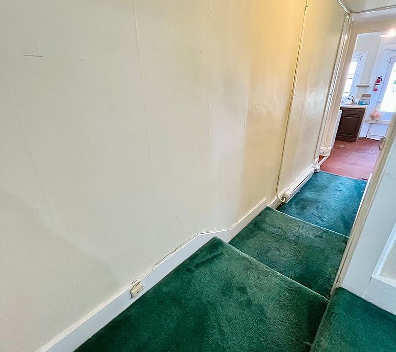 2nd image of 129 W Linn St #3