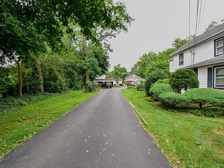 376 Terryville Rd — Photo 3