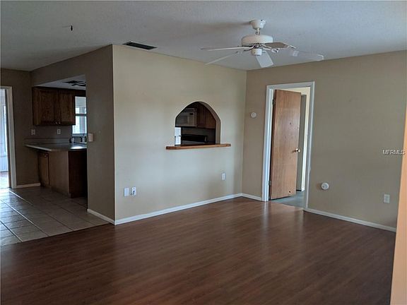 2nd image of 4858 Seville Dr