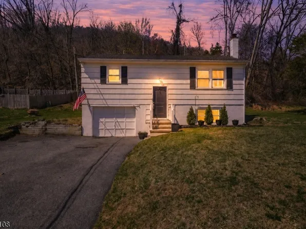 35 Zinnia Dr, Vernon Twp., NJ 07418