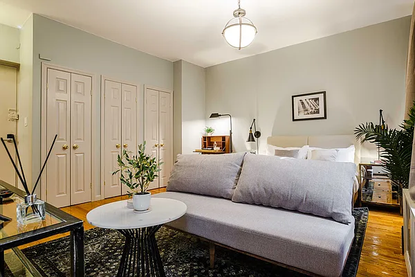 Rented by June | media 17