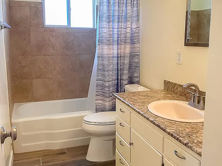 3310 E Earll Dr — Photo 8