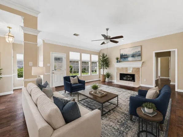 2823 N Strathford Ln, Kingwood, TX 77345