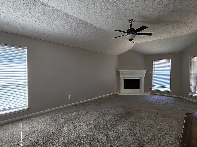 3408 Mosswood Dr — Photo 7