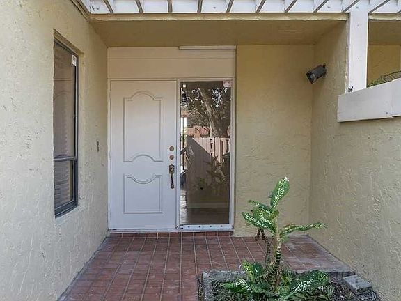 3rd image of 20536 NE 6th Ct