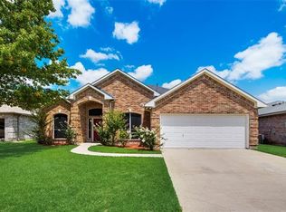 122 Stanford Dr, Forney, TX 75126
