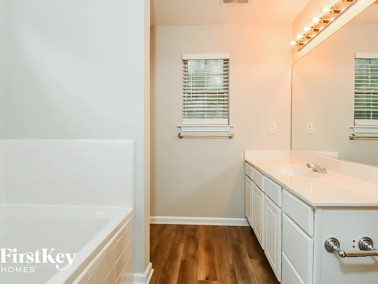 302 Pinehurst Way — Photo 11