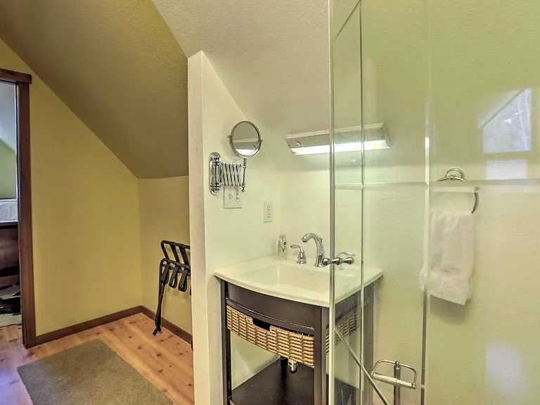708 Clayton Way — Photo 24