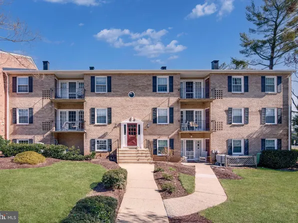 3991 Lyndhurst Dr APT 303, Fairfax, VA 22031