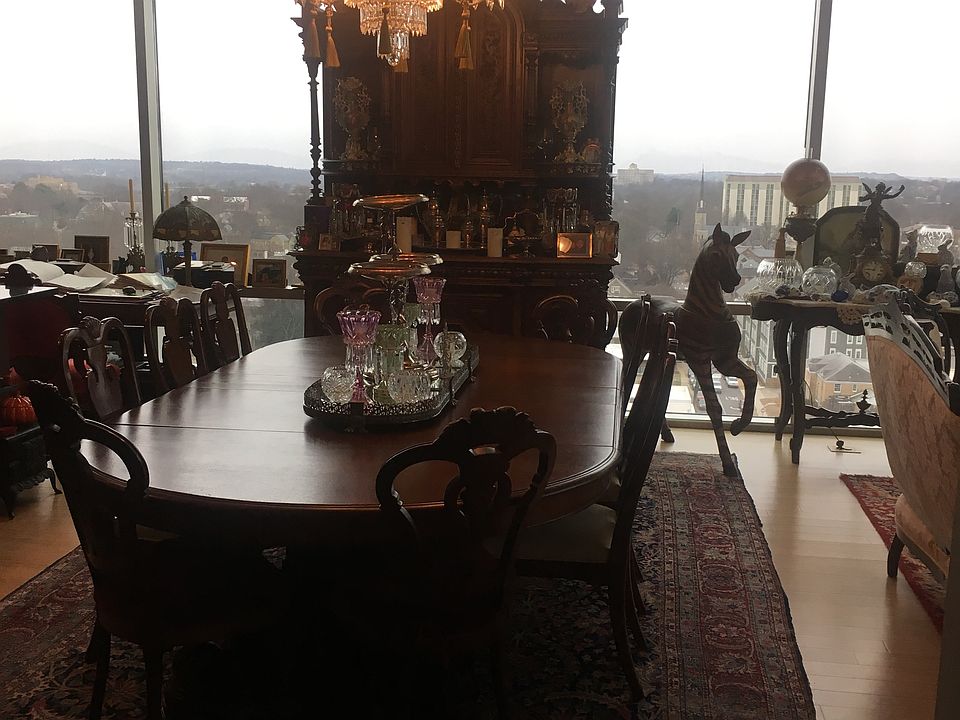 Large dining room 