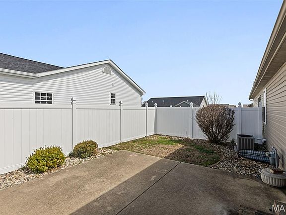 4th image of 5 N Harvest Crest Ct