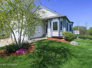 1418 Garnet Ct, Gurnee, IL 60031