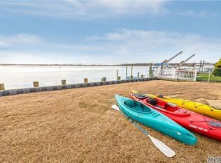 3172 Clubhouse Rd, Merrick, NY 11566