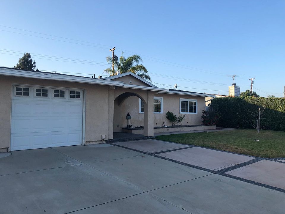 1st image of 1409 E Florida Pl