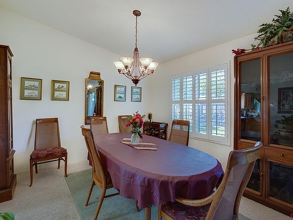 4th image of 501 Heritage Ln