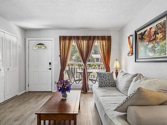 5th image of 3101 Forestdale Ln