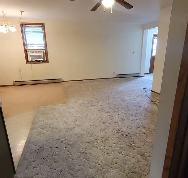 119 E Maple St — Photo 4