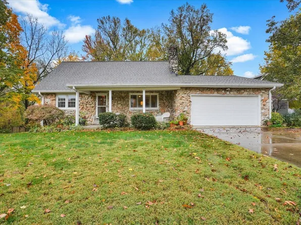 9342 Farmington Dr, Evansville, IN 47712